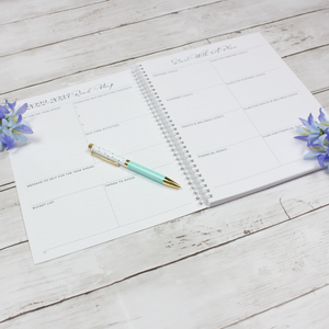 2022-2023 Academic Planner: Golden Dot - Scribbly 