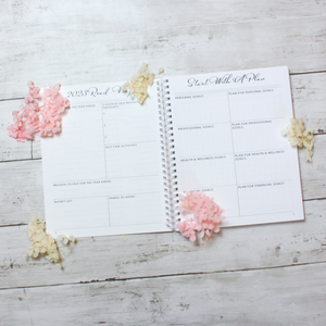 2023 Weekly Planner: Blossom - Scribbly 
